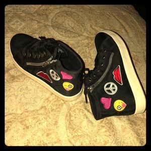 Hight top black emoji styled sneakers!